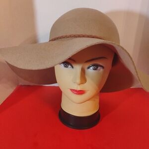 D & Y Wool Flap Hat